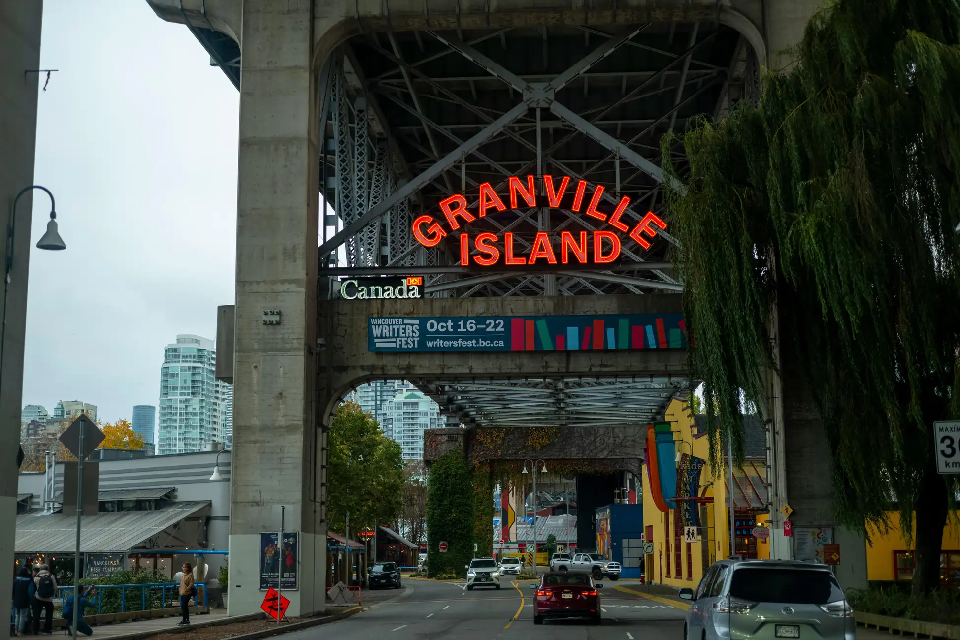 Vancouver: Private City Sights Tour by Minibus (3hrs)